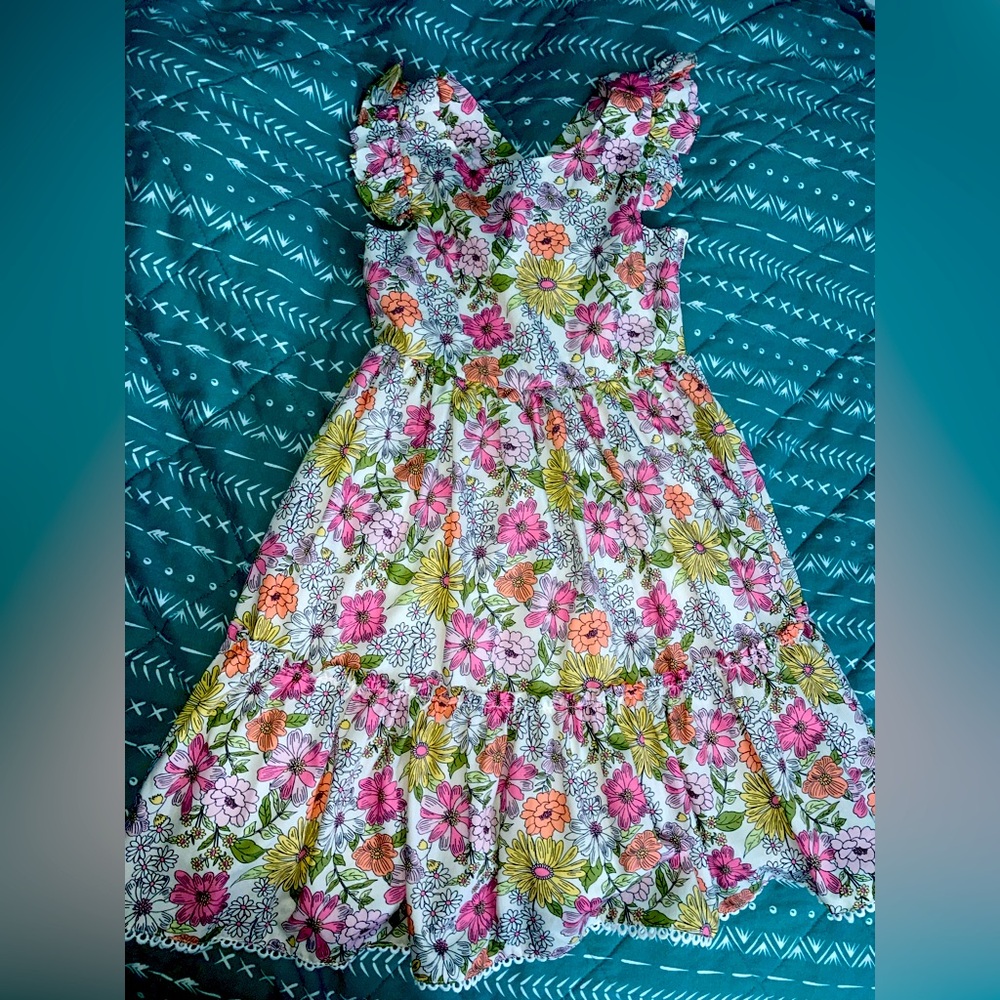GIRLS DRESS LIKE NEW SIZE 6